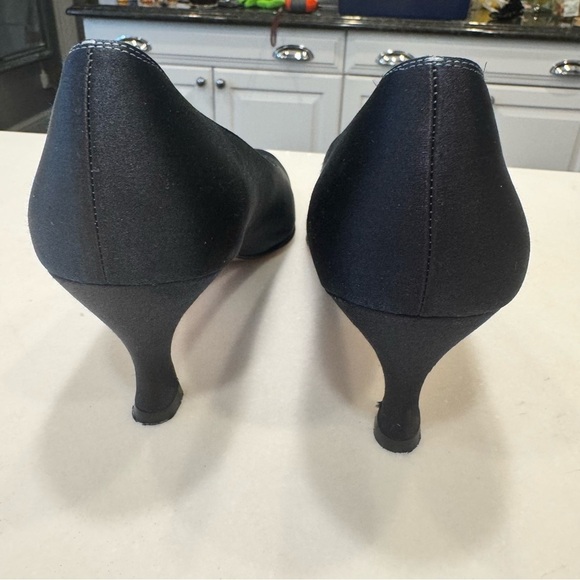 Salvatore Ferragamo Italy Women’s Navy Blue Satin Heels Size 9 Excellent! - Picture 8 of 14